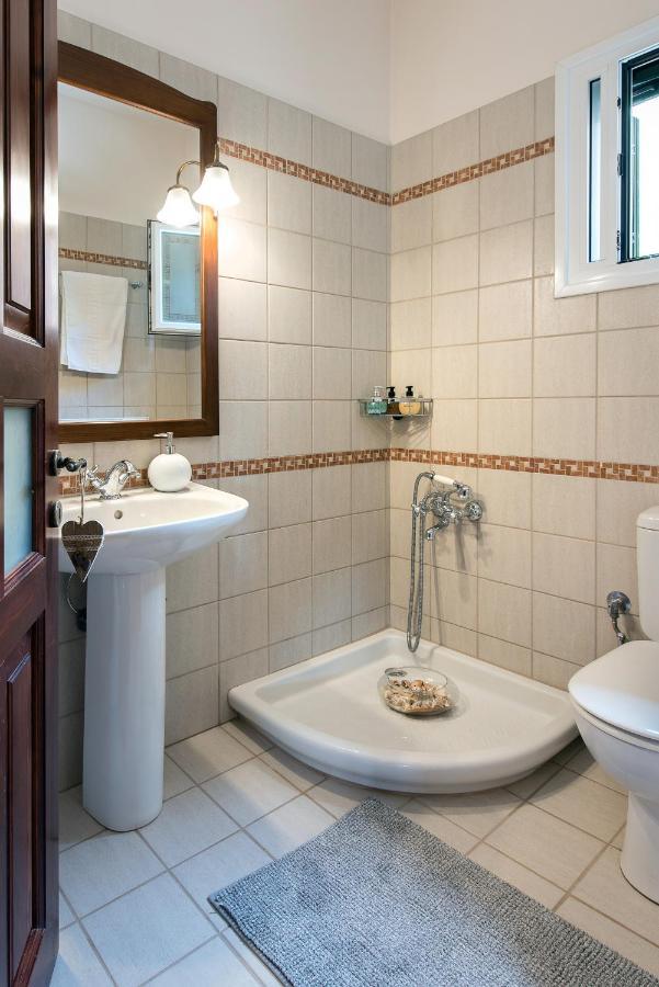 Lily'S House Villa Ano Korakiana Ngoại thất bức ảnh